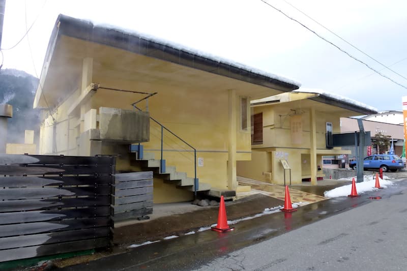 鳴子温泉 早稲田桟敷湯