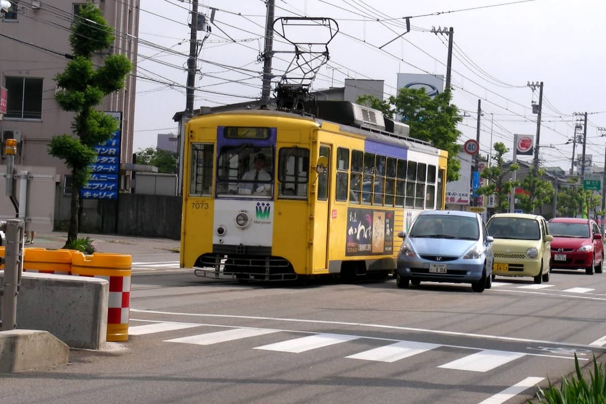 旭が丘電停 万葉線