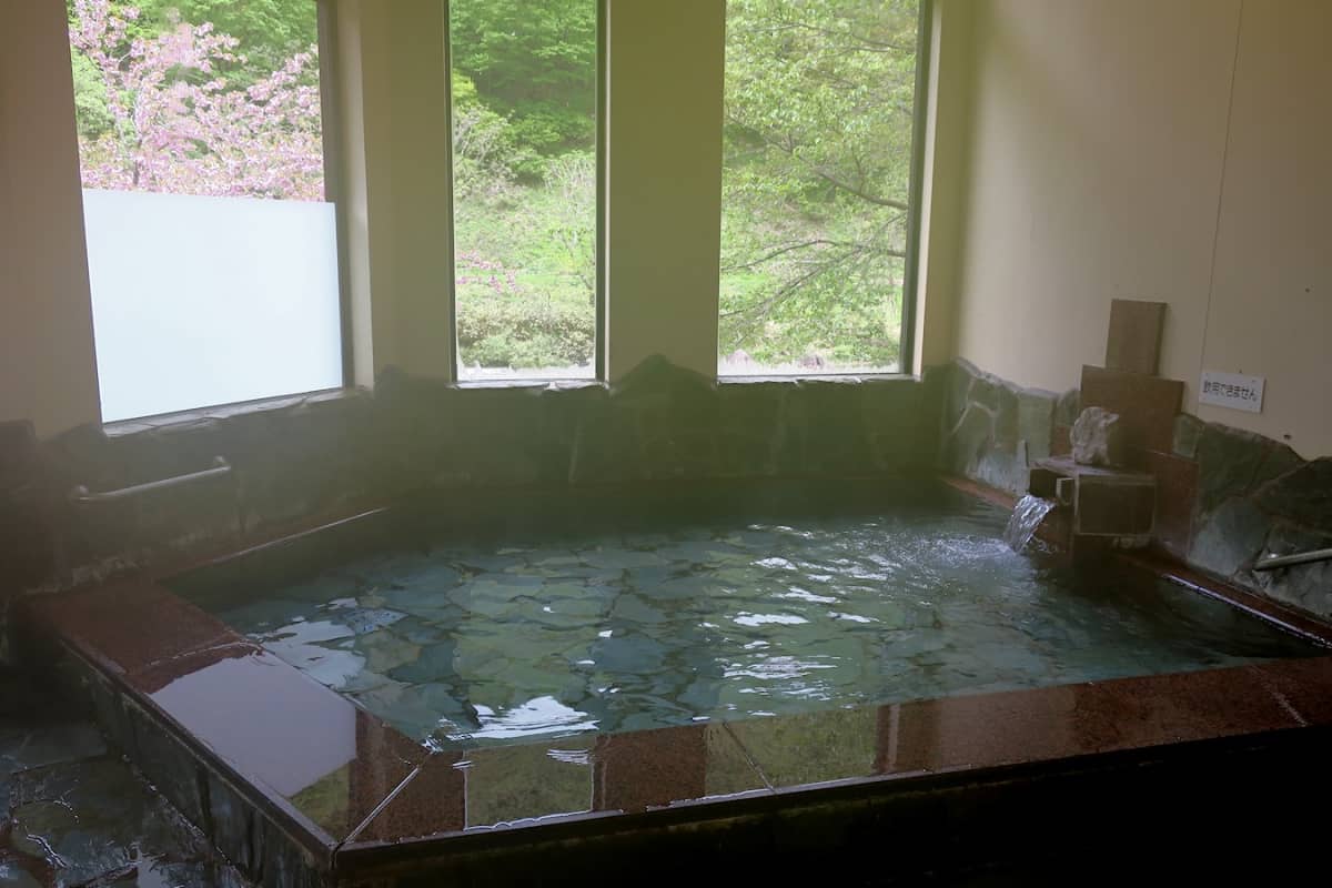 土樽共同浴場 岩の湯