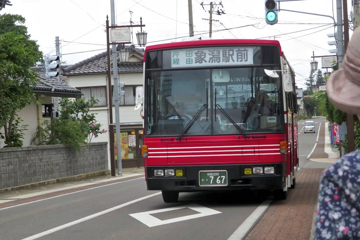 羽後交通 象潟駅前行