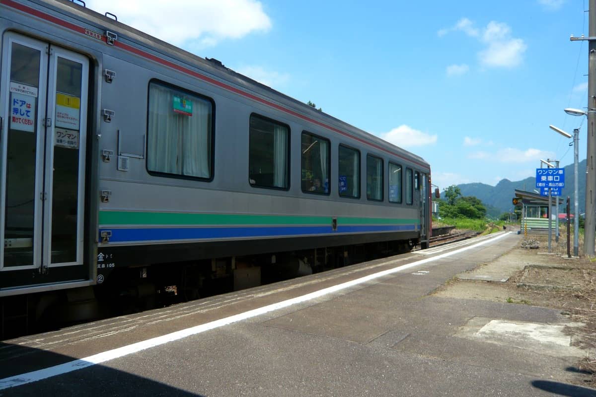 楡原駅にて高山本線