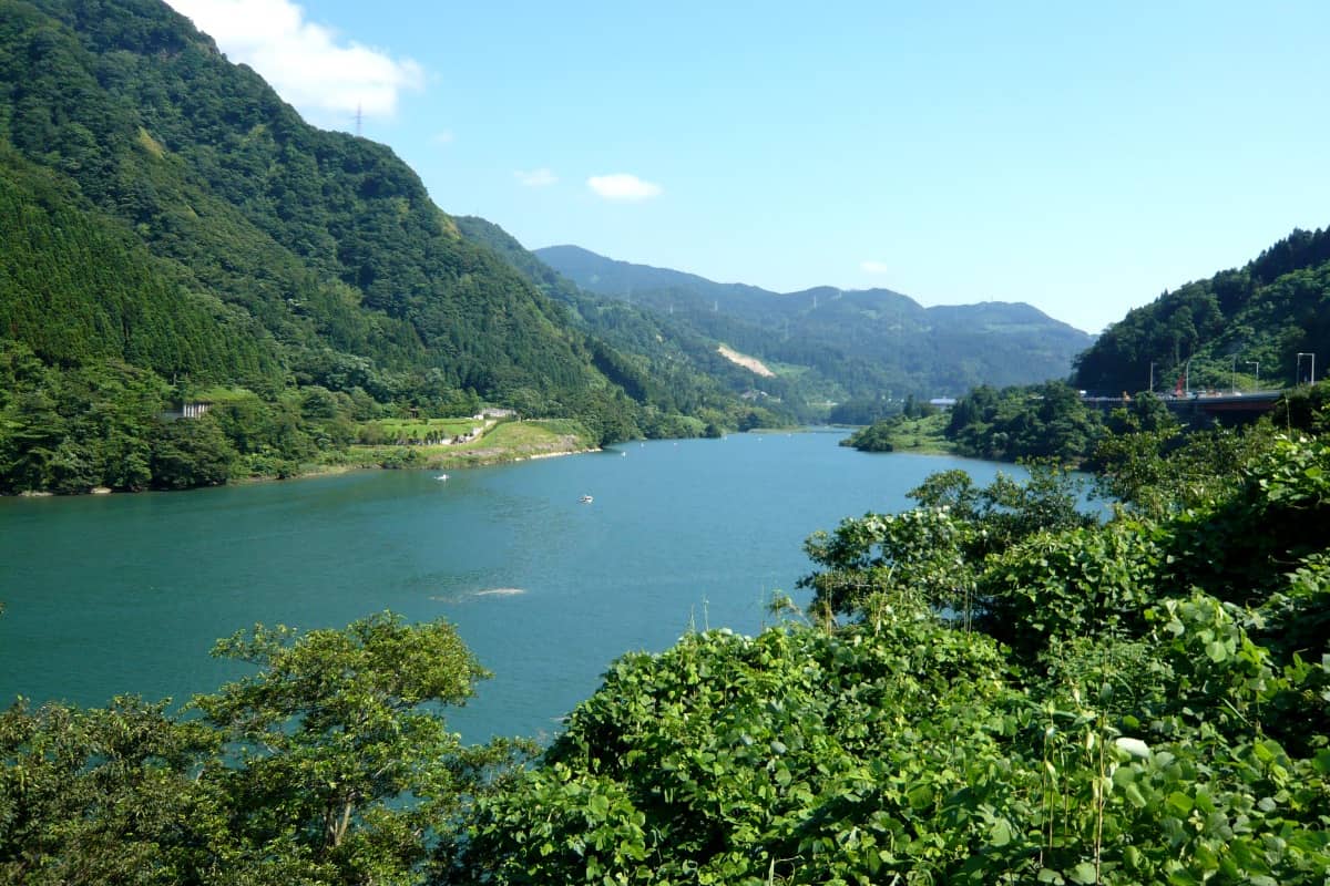 神通川のダム湖