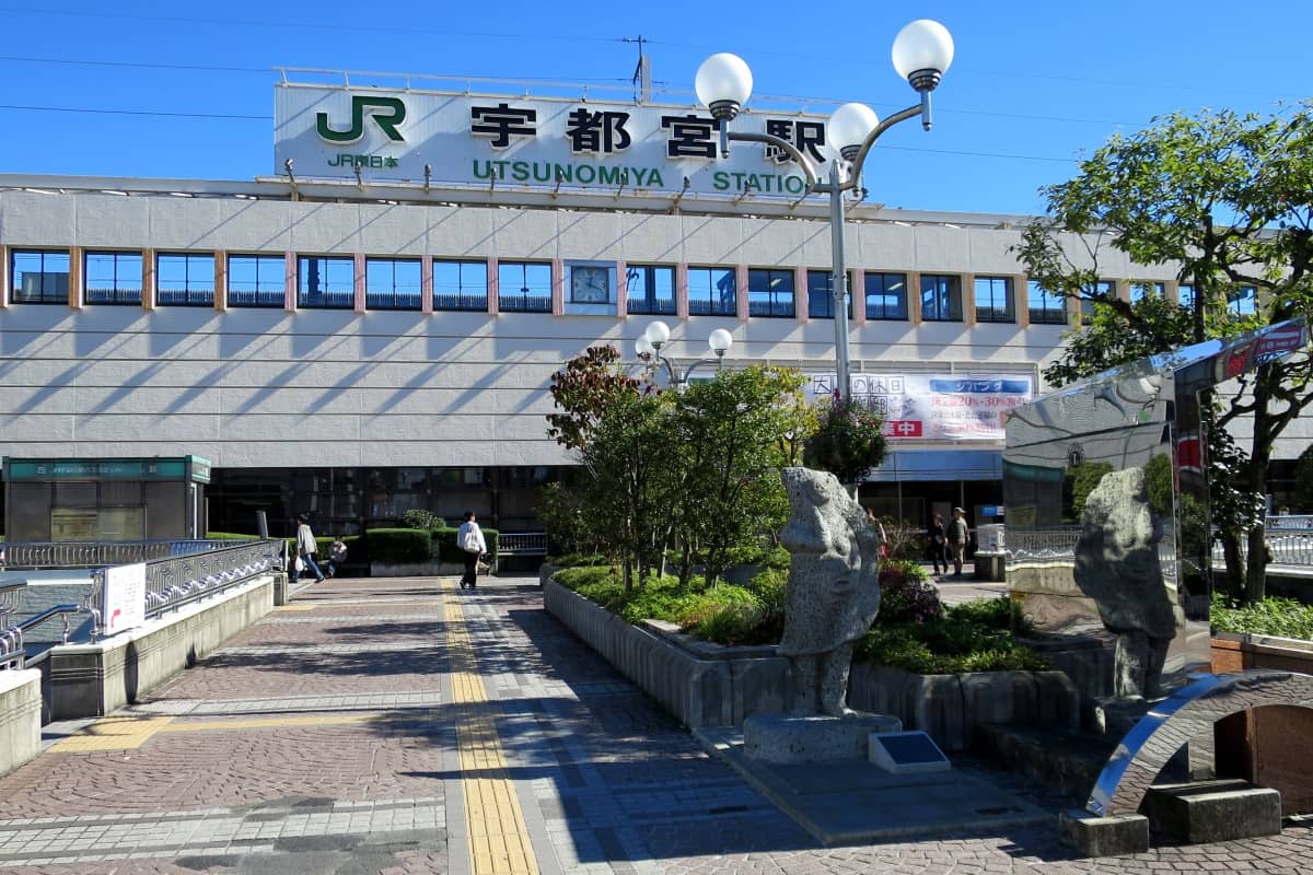 宇都宮駅西口 餃子像