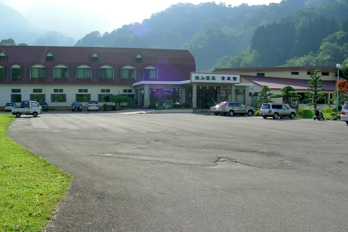 閉館 焼山温泉 清風館 旅館 新潟県糸魚川市 北陸新幹線 糸魚川駅